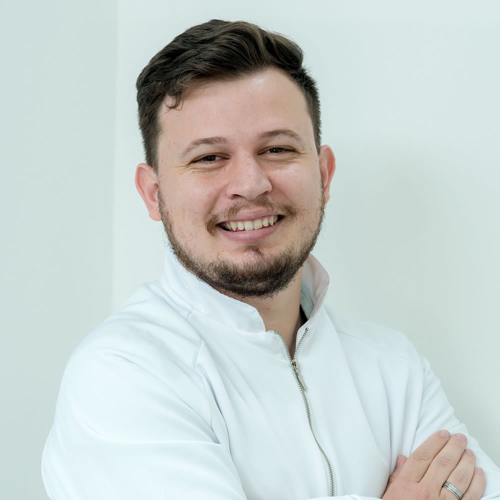Dr. Max Paulo Saretto